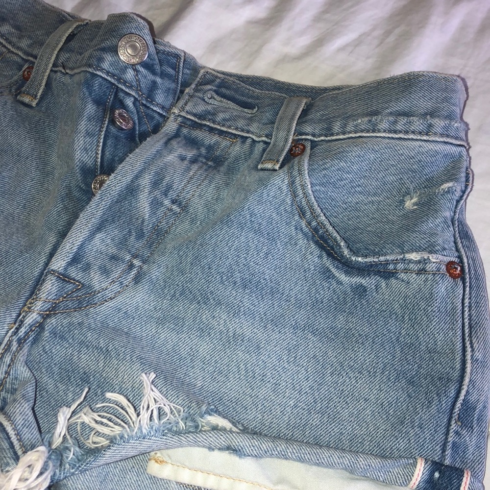 Levi Short - Picture 2 of 4